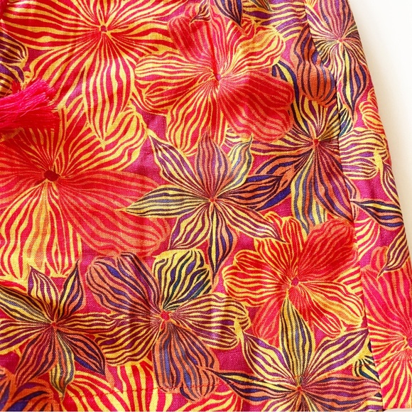 House of Harlow 1960 Linen Blend Tropical Print Shorts - Picture 3 of 16